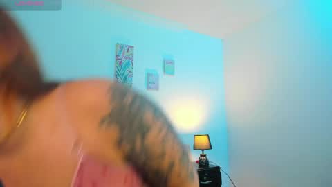 C A R O L I N A  online show from March 19, 11:03 am