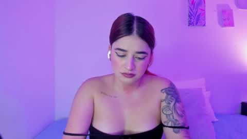 C A R O L I N A  online show from June 24, 5:45 pm