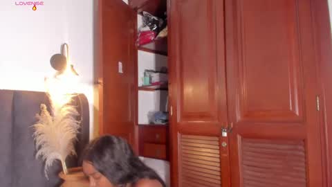 Laura online show from October 17, 8:56 pm