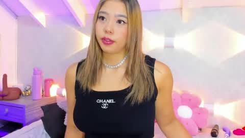 martina mIIler online show from May 27, 11:51 am