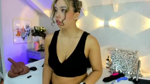 martina mIIler online show from April 4, 1:10 pm