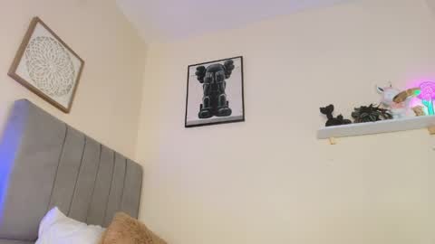 mary_cute9 online show from May 16, 12:15 pm