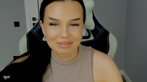 mary_jain13 online show from October 9, 8:40 am