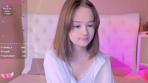 Snapshot of mary_u chatting on December 4, 3:26 am Ur Mary online show from December 4, 3:26 am