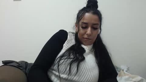 maryem online show from February 1, 1:21 pm