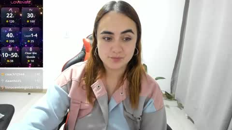 Dulce Maria online show from May 7, 10:57 pm