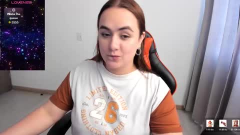 Dulce Maria online show from February 2, 5:23 pm