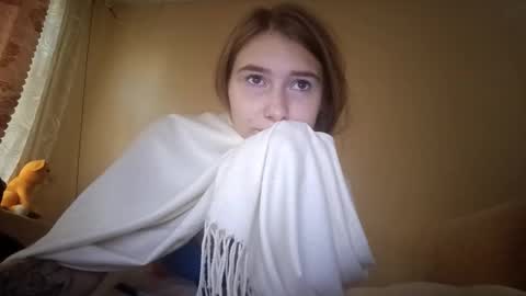 Hi My name is Elina Im 18 years old. online show from September 12, 7:40 am