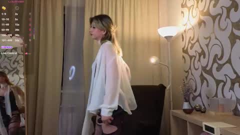 Mary online show from December 18, 5:50 pm