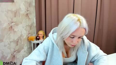 Luucy UTC1 Mon Tue Wed Thu Fri 0500-1130 online show from October 20, 2:36 am