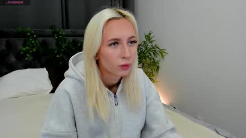 Luucy UTC1 Mon Tue Wed Thu Fri 0500-1130 online show from November 17, 2:45 am