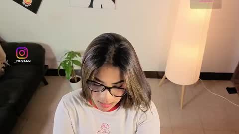 maryybellax online show from March 28, 12:33 am