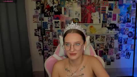 maryyy_may online show from September 18, 4:49 pm