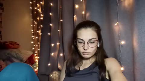 Kelly online show from April 1, 9:21 am