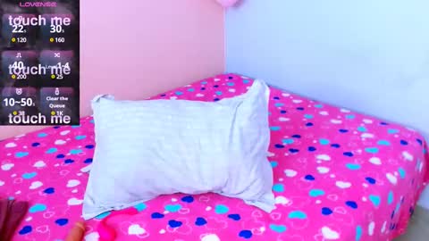 mattilda_18 online show from March 1, 7:37 pm