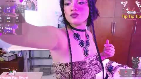 mattilda_18 online show from November 4, 10:15 pm