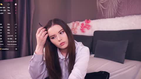 Lily online show from December 13, 4:27 pm