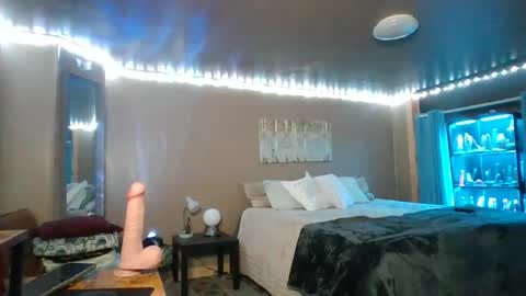 mavismable online show from February 14, 6:04 am