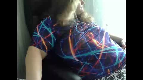 Snapshot of mavka2025 chatting on September 23, 9:18 am Mavka2025 online show from September 23, 9:18 am