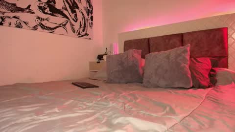 Max online show from October 12, 11:40 pm