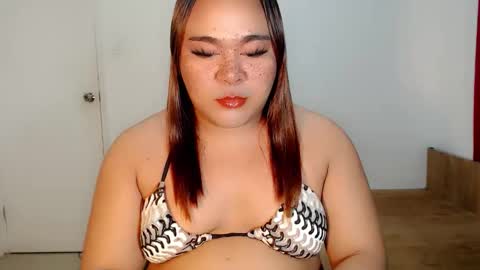 Maxine Sucks online show from February 18, 3:33 pm