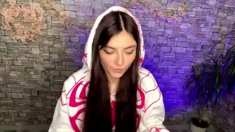 may online show from July 17, 3:05 pm