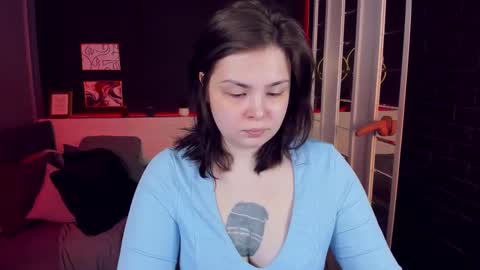 Snapshot of maya_muse chatting on March 1, 2:02 pm Woman online show from March 1, 2:02 pm