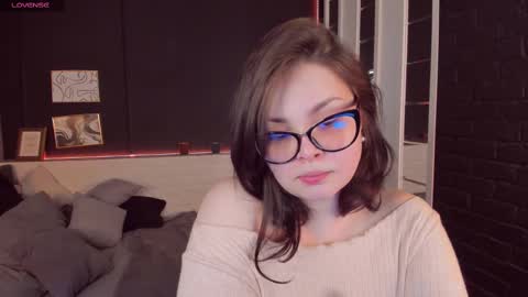 Snapshot of maya_muse chatting on March 11, 1:56 pm Woman online show from March 11, 1:56 pm
