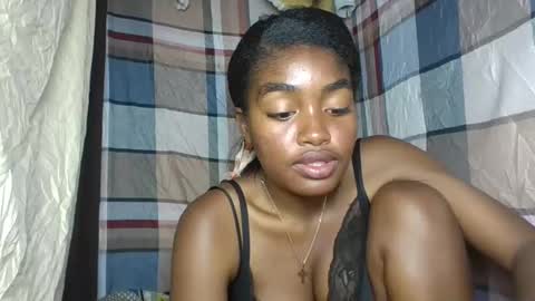 Snapshot of mayajadorelie chatting on September 17, 7:01 pm charlesia online show from September 17, 7:01 pm