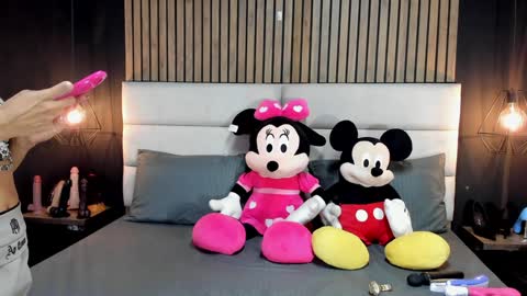 Nicolle Ruselle   Hello my lovely  schedule for great fun from  630 am and end 800 pm Colombian time I wait for you online show from February 4, 10:43 am