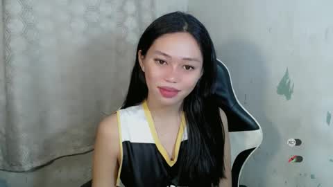 mayasally_ online show from May 23, 11:58 pm
