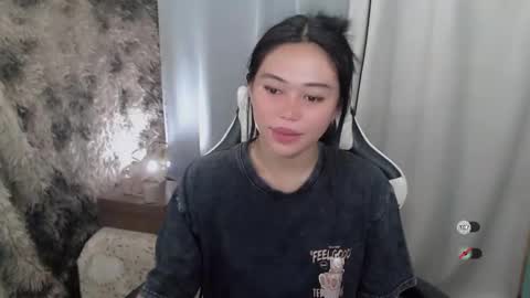 mayasally_ online show from February 19, 10:04 am