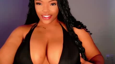 MayBabi online show from October 22, 1:05 pm