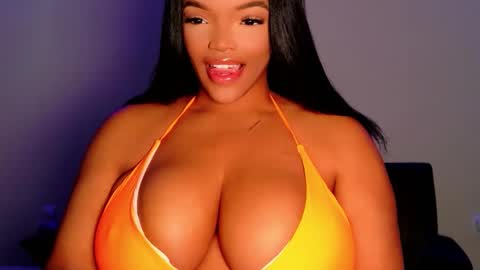 MayBabi online show from May 7, 11:14 am