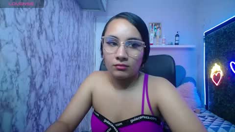 Maylin  online show from May 4, 9:51 pm