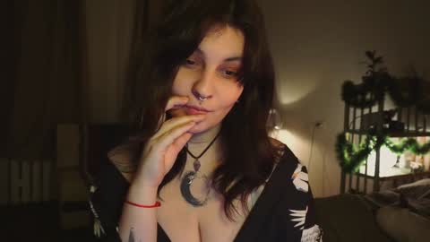 Snapshot of maymary_ chatting on January 1, 4:07 am Mary . online show from January 1, 4:07 am