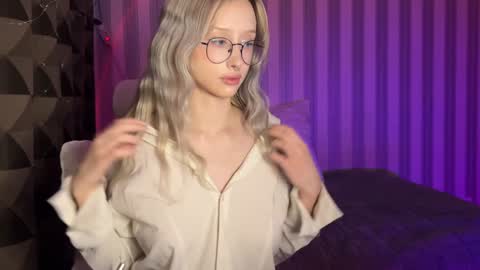 Snapshot of mayvi_cold chatting on January 18, 11:33 pm mayvi_cold online show from January 18, 11:33 pm