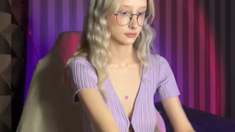 Snapshot of mayvi_cold chatting on February 14, 6:40 pm mayvi_cold online show from February 14, 6:40 pm