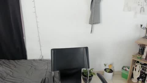 mazikeen_18 online show from December 2, 12:50 pm