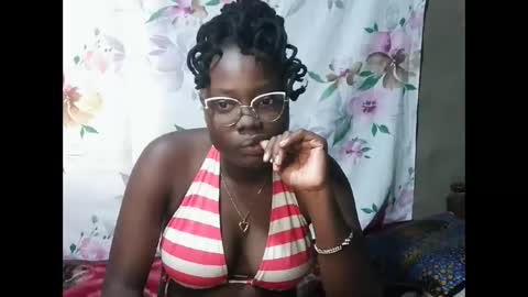 Snapshot of mdivah chatting on October 10, 9:36 am mdivah online show from October 10, 9:36 am