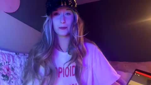 meadowmoon3 online show from January 19, 3:14 am