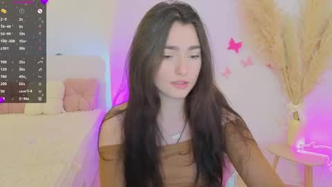 Dina online show from May 9, 8:55 pm