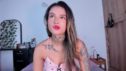 medussa13 online show from May 13, 12:11 pm