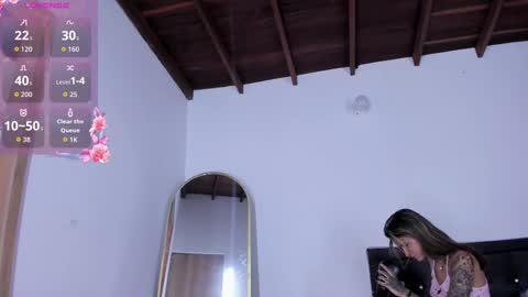 Snapshot of medussa13 chatting on September 23, 1:20 pm medussa13 online show from September 23, 1:20 pm