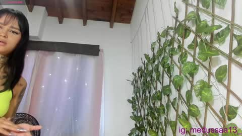 Snapshot of medussa13 chatting on December 3, 12:05 pm medussa13 online show from December 3, 12:05 pm