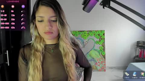 Snapshot of meduza_sexy_caramel chatting on December 19, 4:57 pm Baio online show from December 19, 4:57 pm