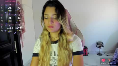 Snapshot of meduza_sexy_caramel chatting on January 22, 4:02 pm Baio online show from January 22, 4:02 pm