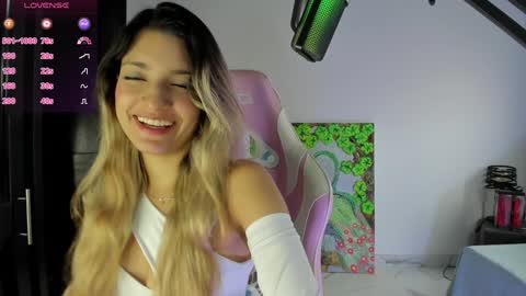 Snapshot of meduza_sexy_caramel chatting on December 27, 2:12 pm Baio online show from December 27, 2:12 pm