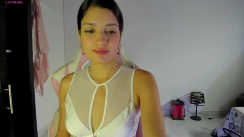 Snapshot of meduza_sexy_caramel chatting on February 4, 2:53 pm Baio online show from February 4, 2:53 pm