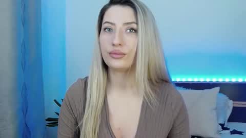 Snapshot of megan_blazee chatting on February 25, 8:32 pm Megan Blazee online show from February 25, 8:32 pm